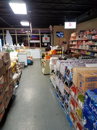 Shopping Mall «Breton Village Shopping Center», reviews and photos, 1814 Breton Rd SE, Grand Rapids, MI 49506, USA