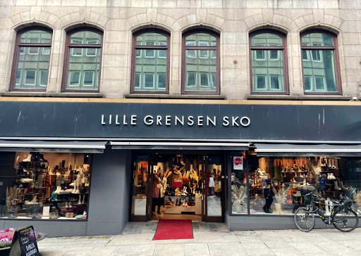 Butikker for å kjøpe flate støvler for kvinner Oslo