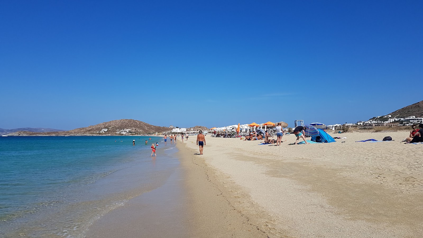 Foto van Strand van Agios Prokopios met turquoise puur water oppervlakte
