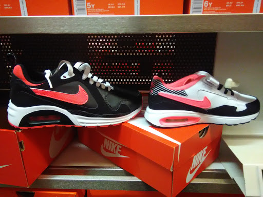 Clothing Store «Nike Factory Store», reviews and photos, 4101 S Carrollton Ave, New Orleans, LA 70119, USA
