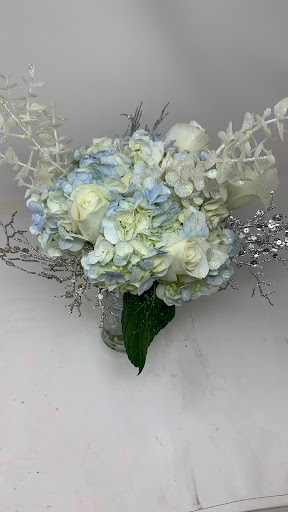 Florist «Pretty Petals Floral Boutique», reviews and photos, 2932 Hillcrest Dr, San Antonio, TX 78201, USA