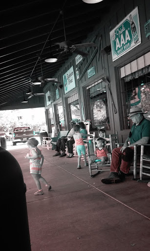 American Restaurant «Cracker Barrel Old Country Store», reviews and photos, 901 Veterans Memorial Pkwy, St Charles, MO 63303, USA