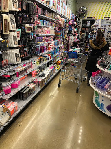 Variety Store «Five Below», reviews and photos, 8261 Gateway Overlook, Elkridge, MD 21075, USA