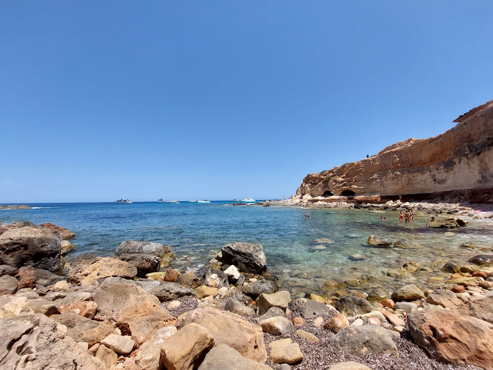 Cala en Baster的照片 和它美丽的风景
