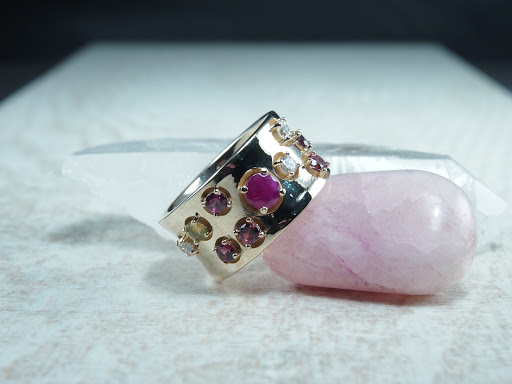 Jewelry Store «Custom», reviews and photos, 3206 N Davidson St, Charlotte, NC 28205, USA