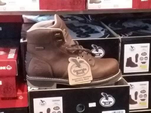 Shoe Store «Leacock Shoe Store», reviews and photos, 64 Old Leacock Rd, Ronks, PA 17572, USA