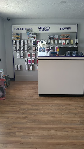 Cell Phone Store «MetroPCS Authorized Dealer», reviews and photos, 419 N Green St, Henderson, KY 42420, USA