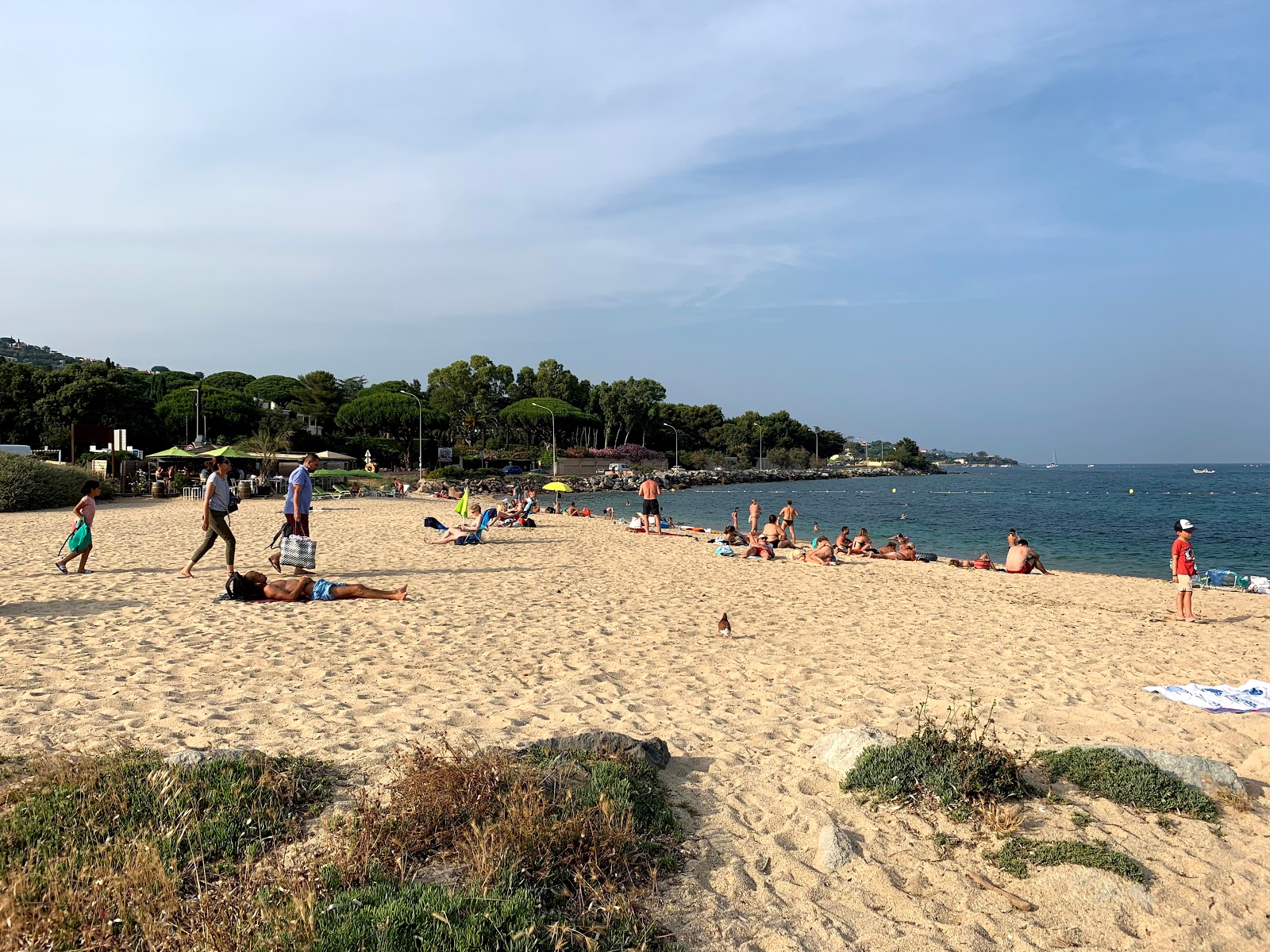 Foto von Guerrevielle beach mit kleine bucht
