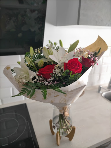 FLOWERING 𝐅𝐥𝐨𝐫𝐢𝐬𝐭𝐞𝐫í𝐚 ➤ enviar flores a domicilio Carmona
