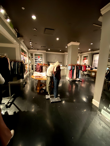 Clothing Store «Abercrombie & Fitch», reviews and photos, 1531 4th Ave, Seattle, WA 98101, USA