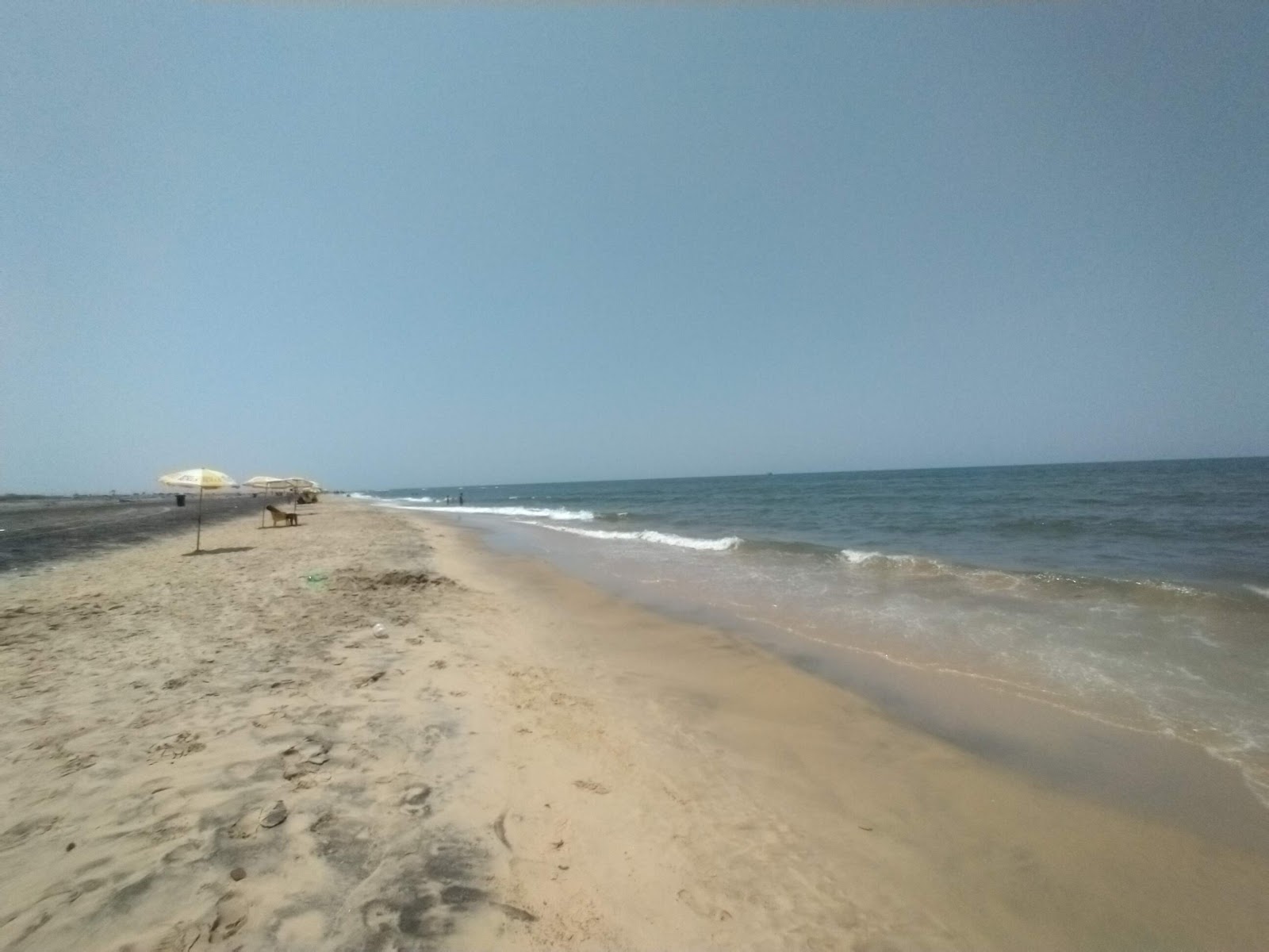 Photo de Elfanar Beach avec l'eau cristalline de surface