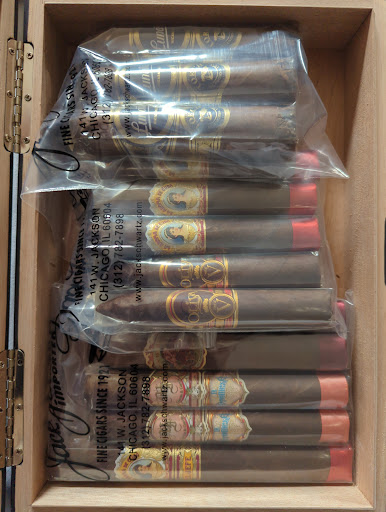 Tobacco Shop «Monadnock Tobacco Shop», reviews and photos, 332 S Dearborn St, Chicago, IL 60604, USA