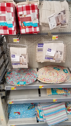 Discount Store «Walmart», reviews and photos, 1400 Hilltop Mall Rd, Richmond, CA 94806, USA