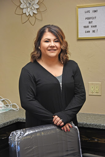 Hair Salon «Island Tropics Hair Design & Spa», reviews and photos, 126 E Division St, Shawano, WI 54166, USA