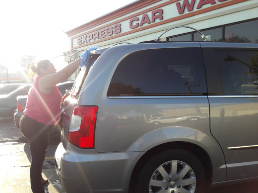 Car Wash «La Brea 5-minute Express Car Wash», reviews and photos, 868 South La Brea Ave, Inglewood, CA 90301, USA