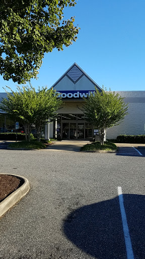 Thrift Store «Goodwill Bailey Bridge Retail Store», reviews and photos, 11749 Hull Street Rd, Midlothian, VA 23112, USA