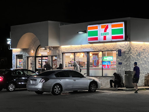 7-Eleven, 451 Centre St, Jamaica Plain, MA 02130, USA, 
