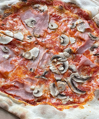 Pizza du Restaurant italien Vapiano Disney Village Pasta Pizza Bar à Chessy - n°17