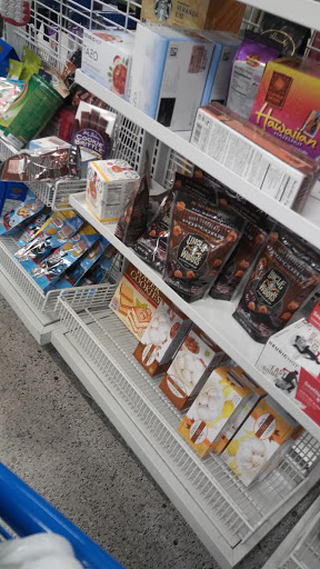 Clothing Store «Ross Dress for Less», reviews and photos, 212 Towne Center Dr, Compton, CA 90220, USA