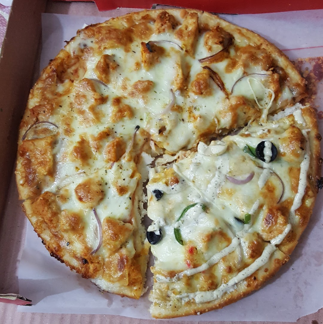 Yum Yum Pizza