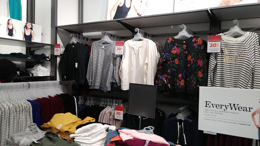 Clothing Store «Old Navy», reviews and photos, 3470 W Century Blvd, Inglewood, CA 90303, USA