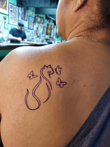 Tattoo Shop «Rock-A-Billy Tattoo & Piercing Studio», reviews and photos, 4576 N University Dr, Lauderhill, FL 33351, USA