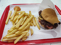 Aliment-réconfort du Restauration rapide Wimpy's Smash Burger à Pantin - n°1