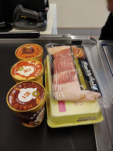 Shopping Mall «Fairfield Shopping Center», reviews and photos, 5322 Lord Dunmore Ct, Virginia Beach, VA 23464, USA