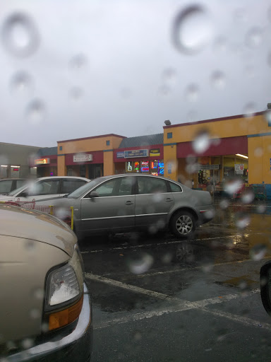 Grocery Store «La Plaza Market», reviews and photos, 515 McLaughlin Ave, San Jose, CA 95116, USA