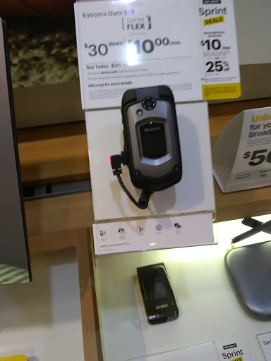 Cell Phone Store «Sprint», reviews and photos, 609 Sw Broadway Ave, Portland, OR 97205, USA