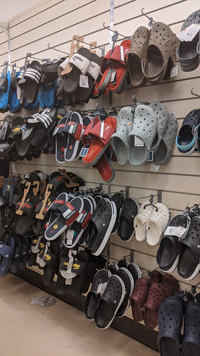 Shopping Mall «Drew 19 Shopping Center», reviews and photos, 21311 US Hwy 19 N, Clearwater, FL 33765, USA