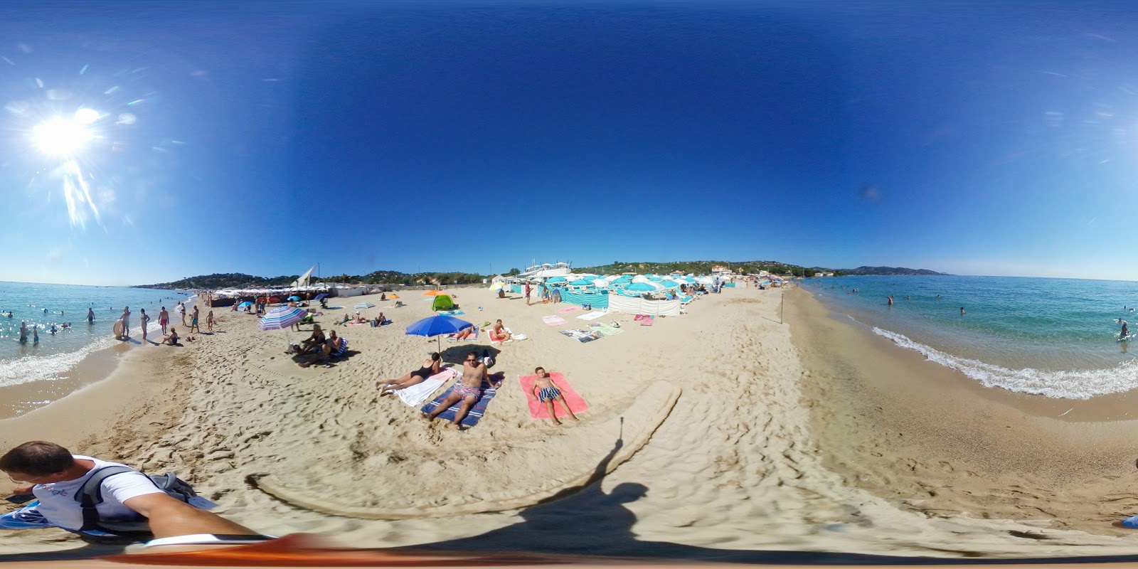 Foto de Praia de Nartelle com areia brilhante superfície