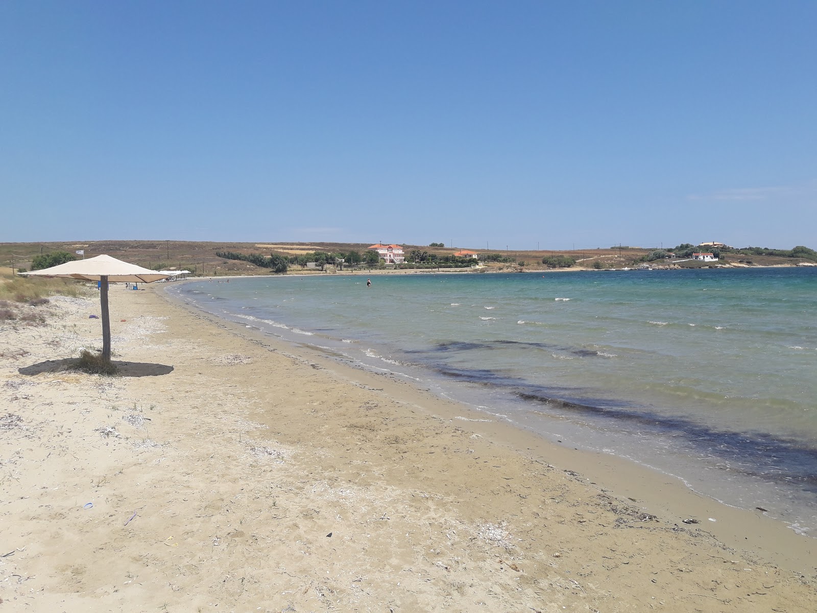 Fotografie cu Kotsinas beach cu nivelul de curățenie înalt