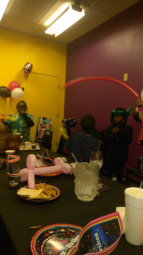 Movie Theater «AMC Dine-In Athens 12», reviews and photos, 1575 Lexington Rd, Athens, GA 30605, USA