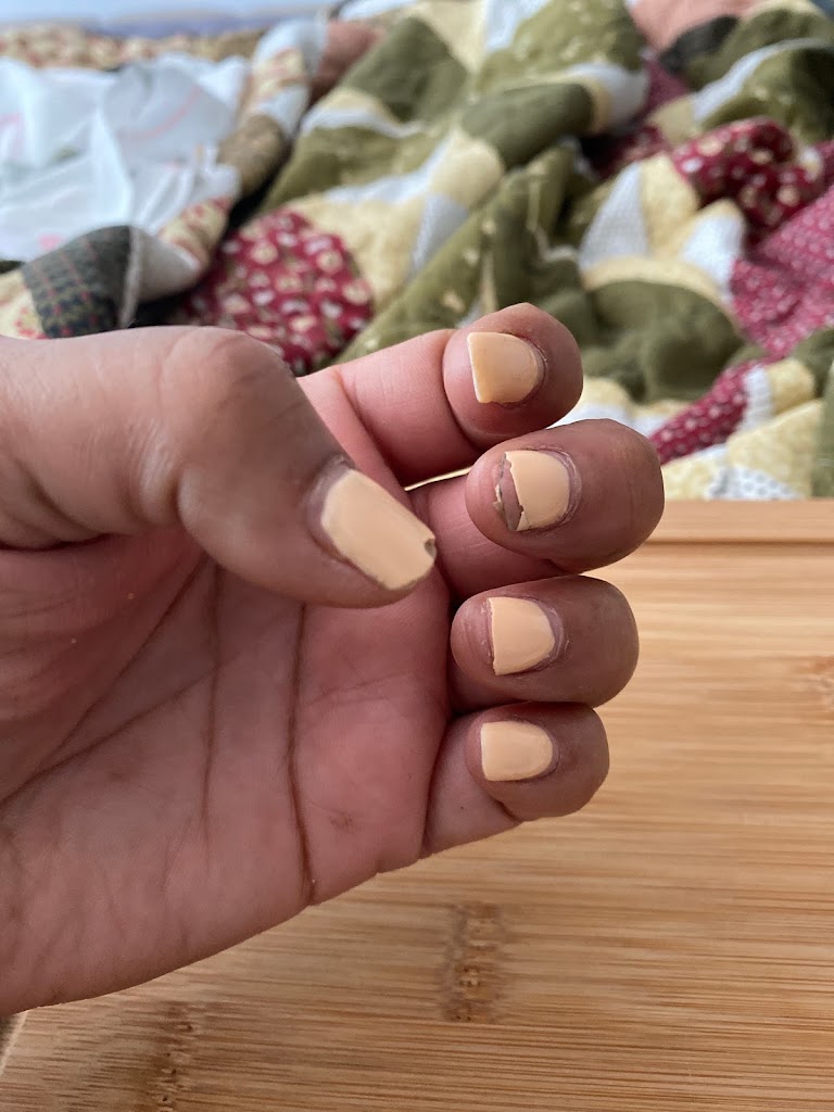 T J Nail Salon 48323