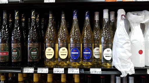 Grocery Store «Malincho Euro Market & Prestige Liquor», reviews and photos, 1475 Lee St, Des Plaines, IL 60018, USA