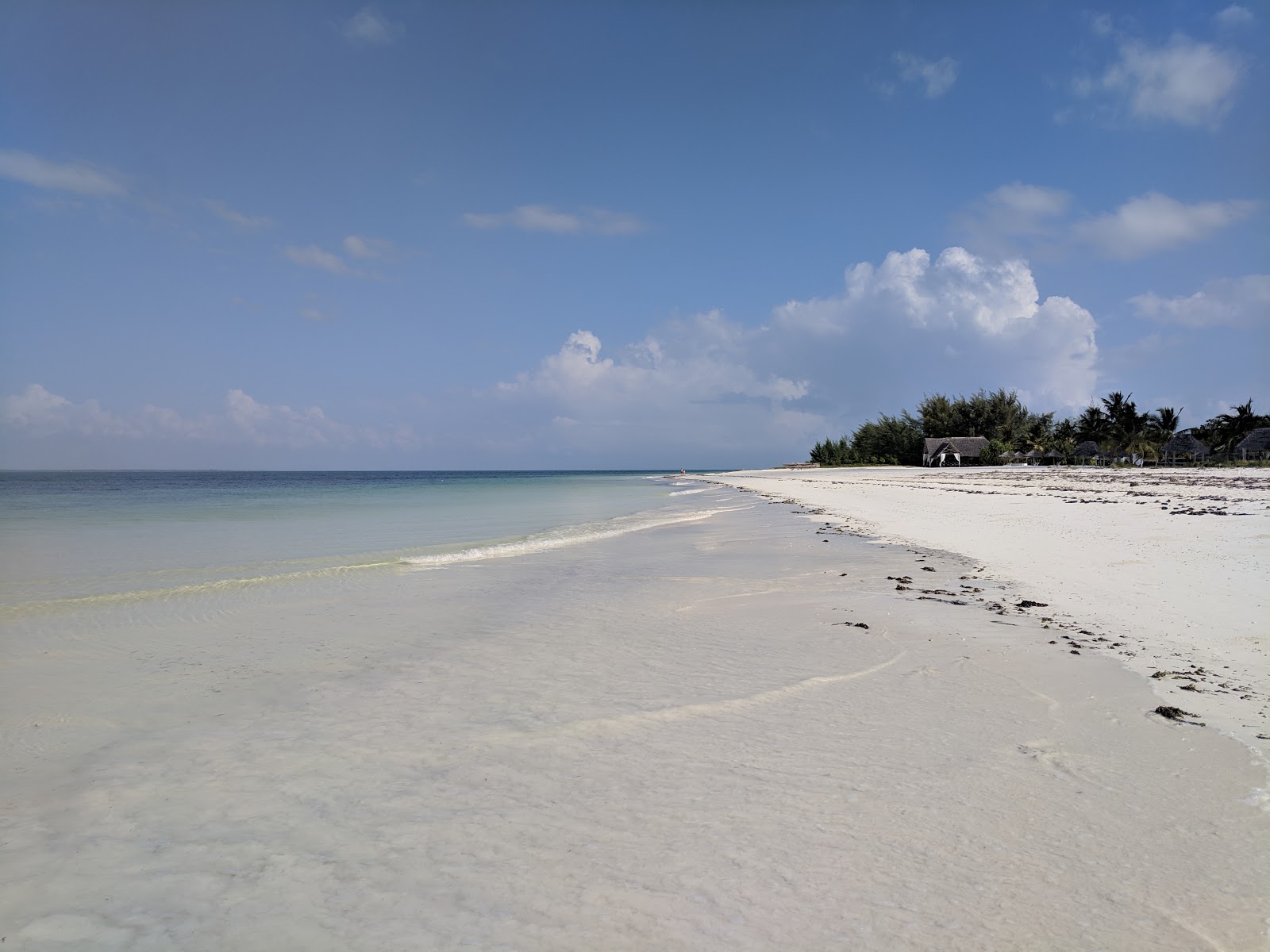 Fotografija Filao Beach z svetel fin pesek površino