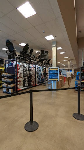 Electronics Store «Micro Center», reviews and photos, 8000 E Quincy Ave, Denver, CO 80237, USA