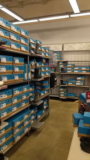 Sportswear Store «Columbia Sportswear Outlet», reviews and photos, 6800 Oxon Hill Rd #600, Oxon Hill, MD 20745, USA