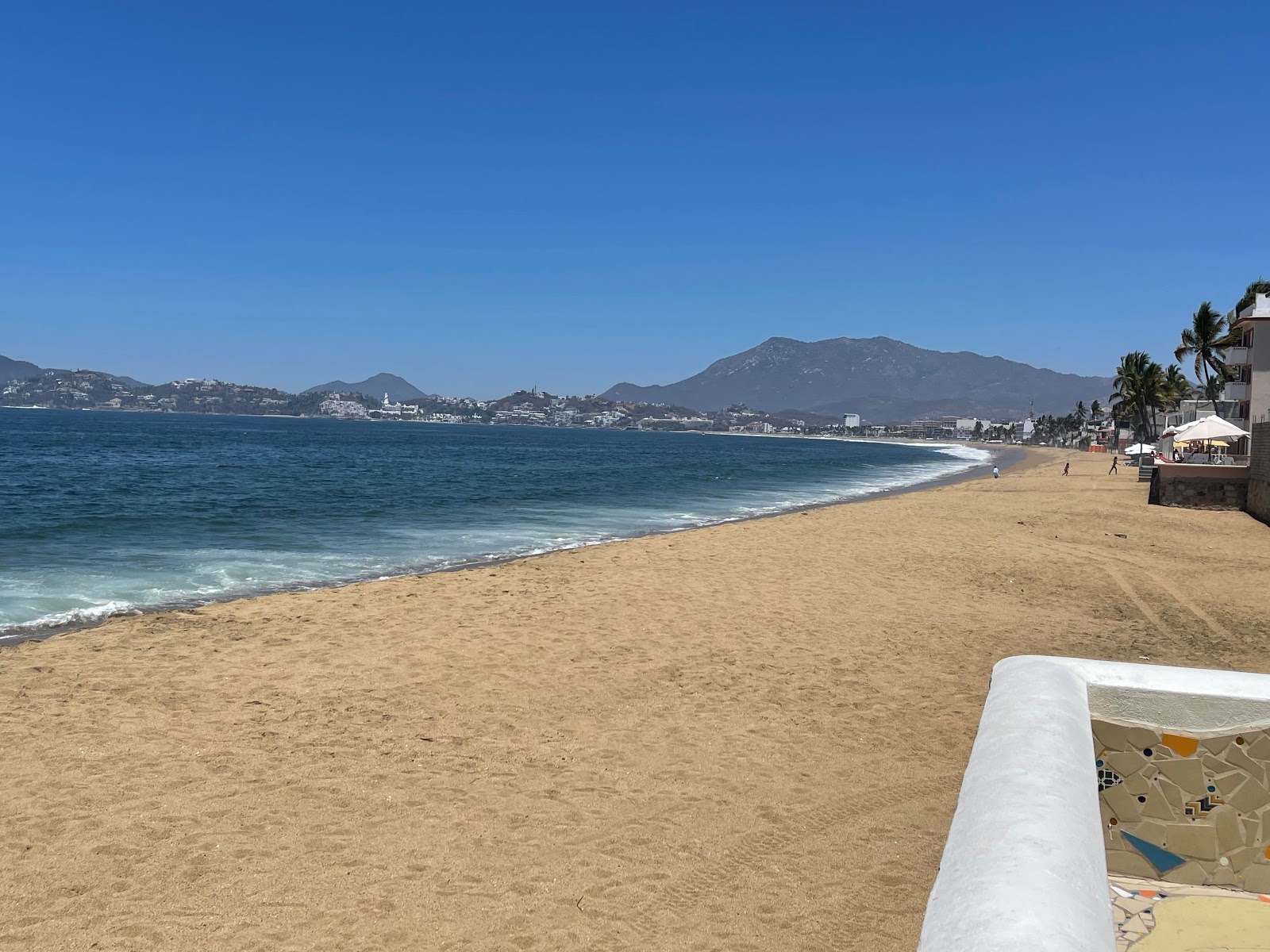 Fotografie cu Playa Salagua cu nivelul de curățenie in medie