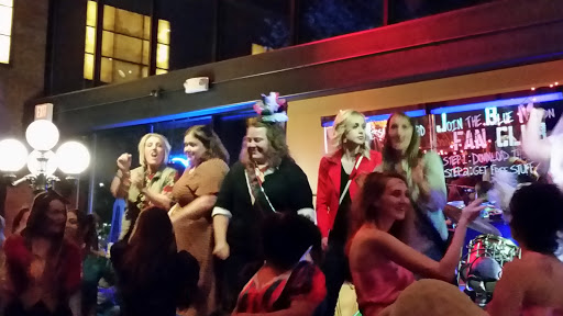 Piano Bar «Blue Moon Dueling Piano Bar & Restaurant», reviews and photos, 5485 Mills Civic Pkwy, West Des Moines, IA 50266, USA