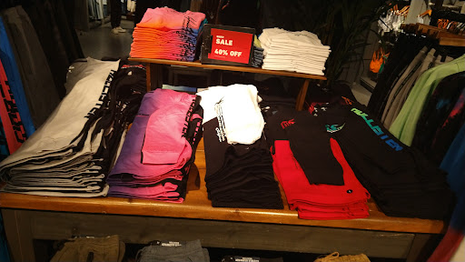 Clothing Store «Hollister Co.», reviews and photos, 3393 Peachtree Rd, Atlanta, GA 30326, USA