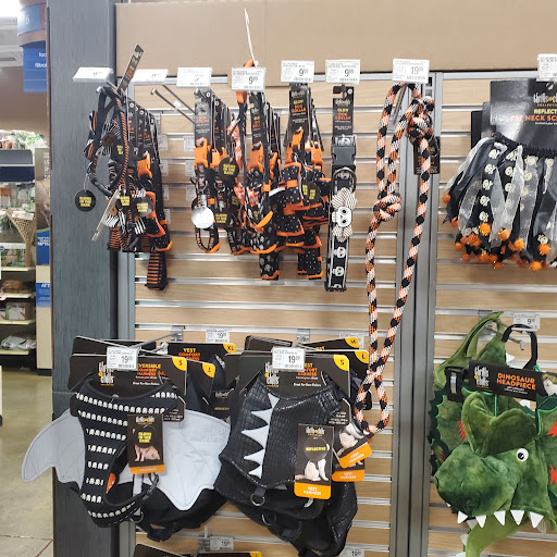 Pet Supply Store «PetSmart», reviews and photos, 745 W Huntington Dr, Monrovia, CA 91016, USA