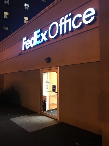 Print Shop «FedEx Office Print & Ship Center», reviews and photos, 137 E Post Rd, White Plains, NY 10601, USA