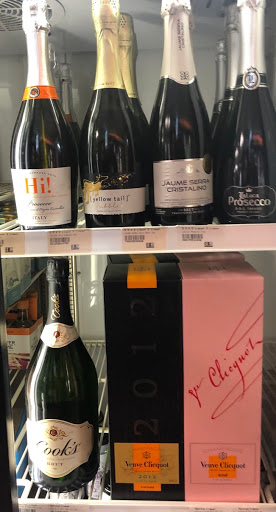 Liquor Store «D & D Liquor», reviews and photos, 1108 Manitou Ave, Manitou Springs, CO 80829, USA