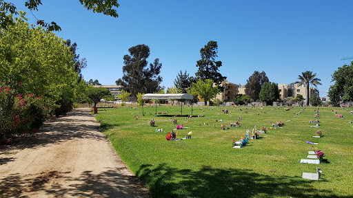 Cementerio Parque del Sendero