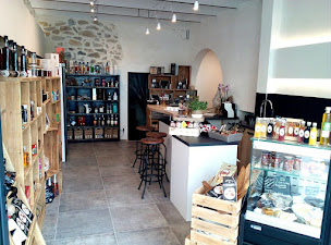 Photo n°13 de LUM table / cave / épicerie à Vaison-la-Romaine ()