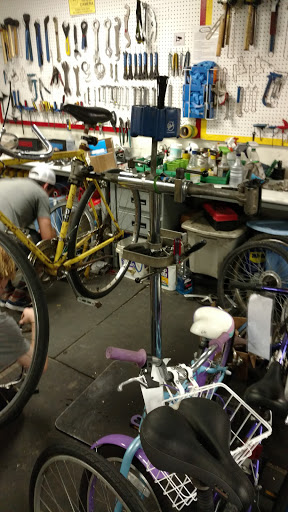 Bicycle Repair Shop «The Bicycle Tree», reviews and photos, 811 N Main St, Santa Ana, CA 92701, USA