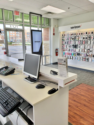 Cell Phone Store «Verizon Wireless», reviews and photos, 7101 183rd St, Tinley Park, IL 60477, USA