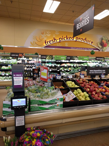 Grocery Store «Stop & Shop», reviews and photos, 713 E Broadway, South Boston, MA 02127, USA